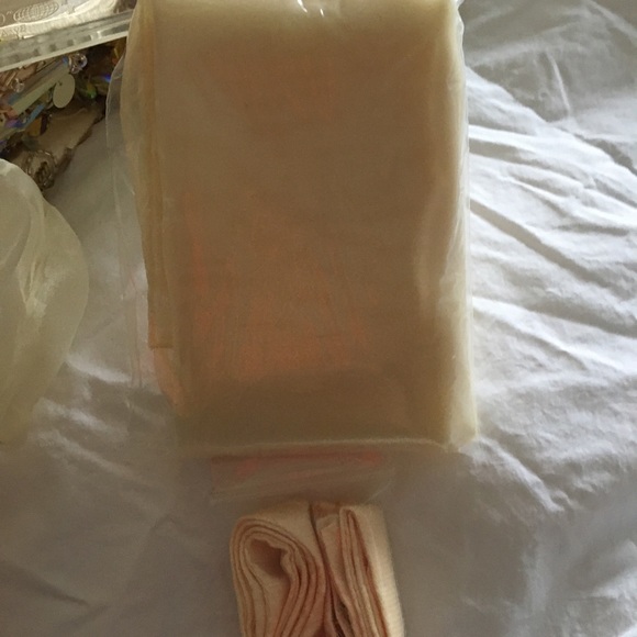 Tony Bowls mini prom dress. Brand new. Size 0. Never worn - Picture 4 of 5